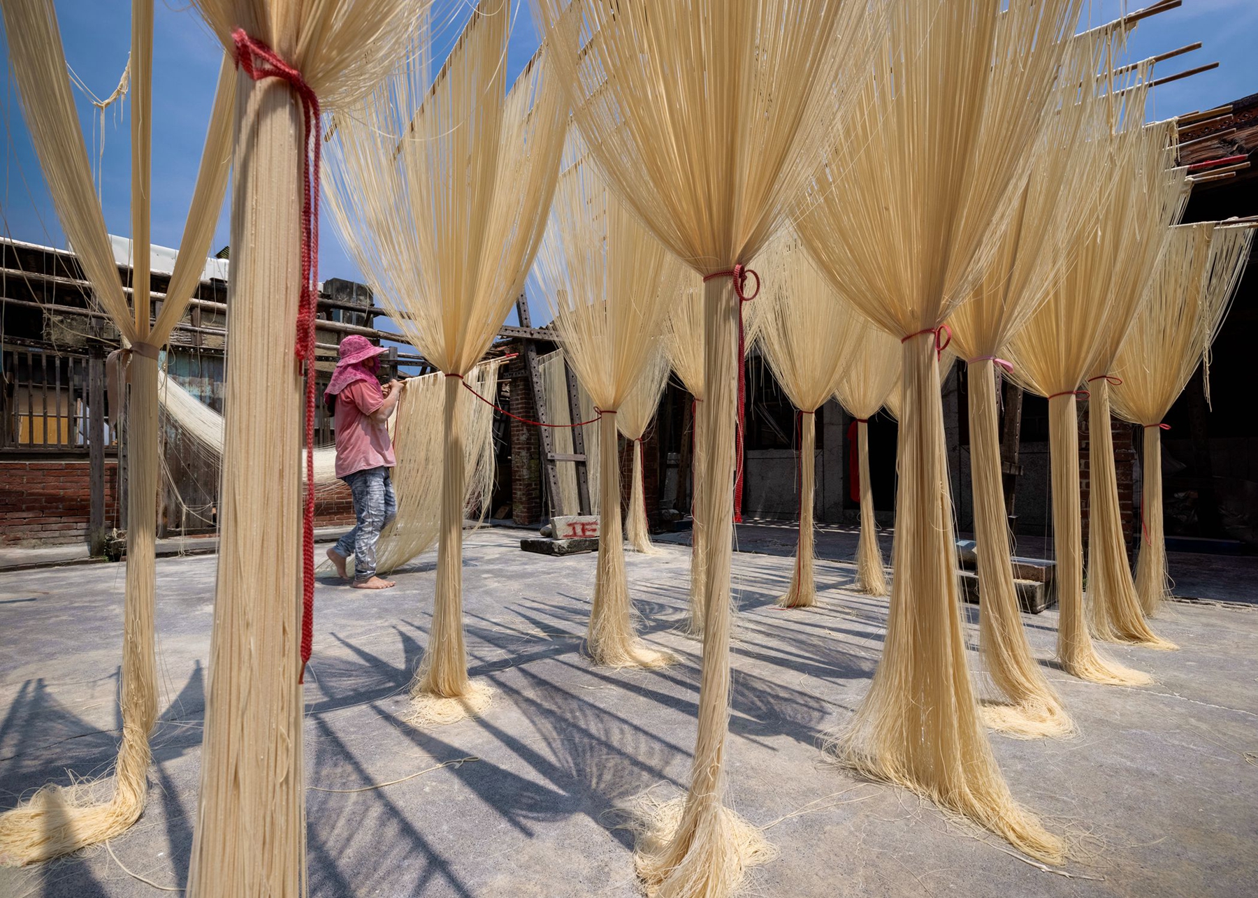 8月金牌-邱瑞山-曬麵線2