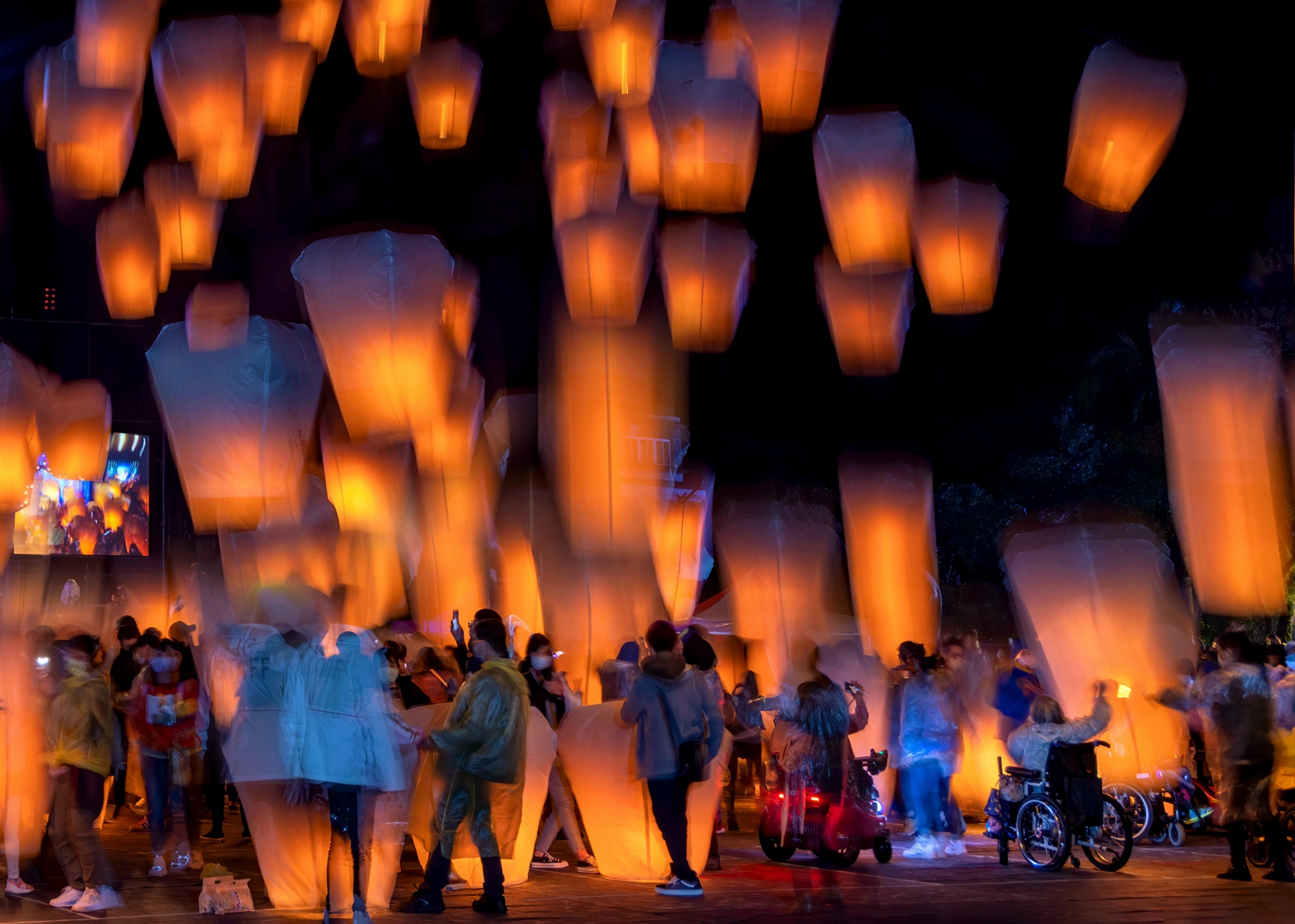 2月優選-邱瑞山-坐輪椅放天燈