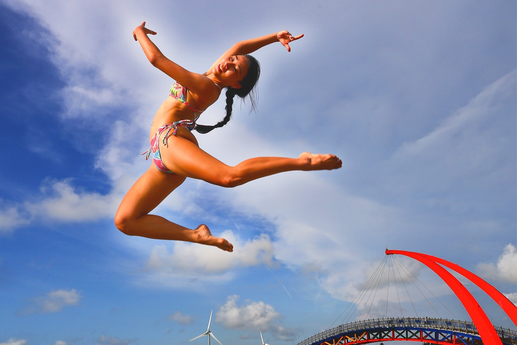 7月入選-鄧志隆-少女二