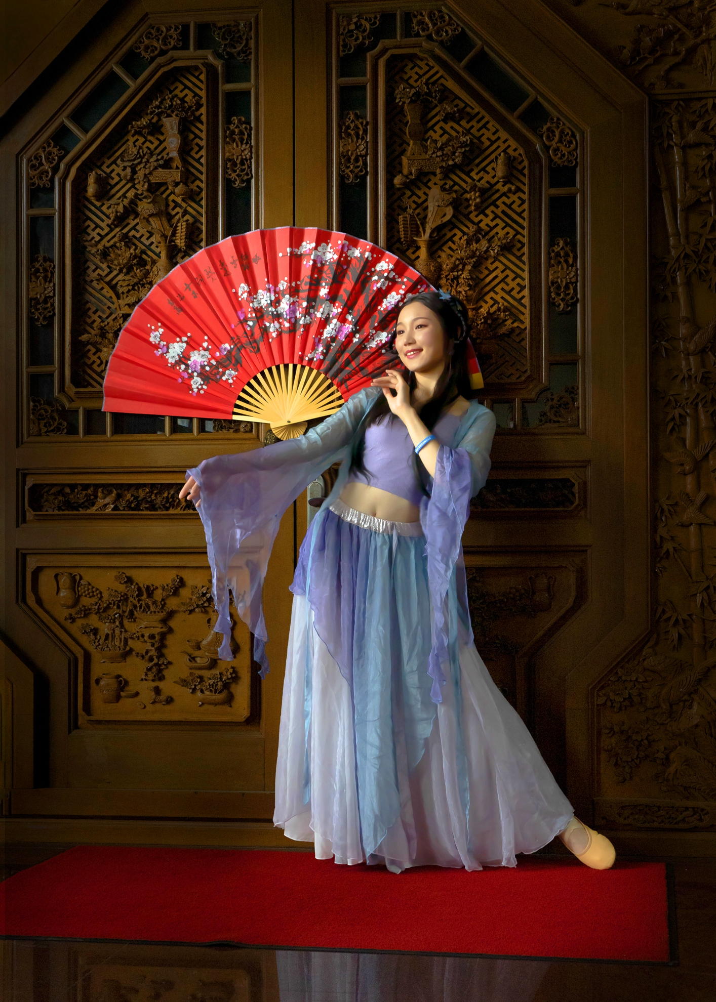 銅牌-胡菀玲-倚扇自憐