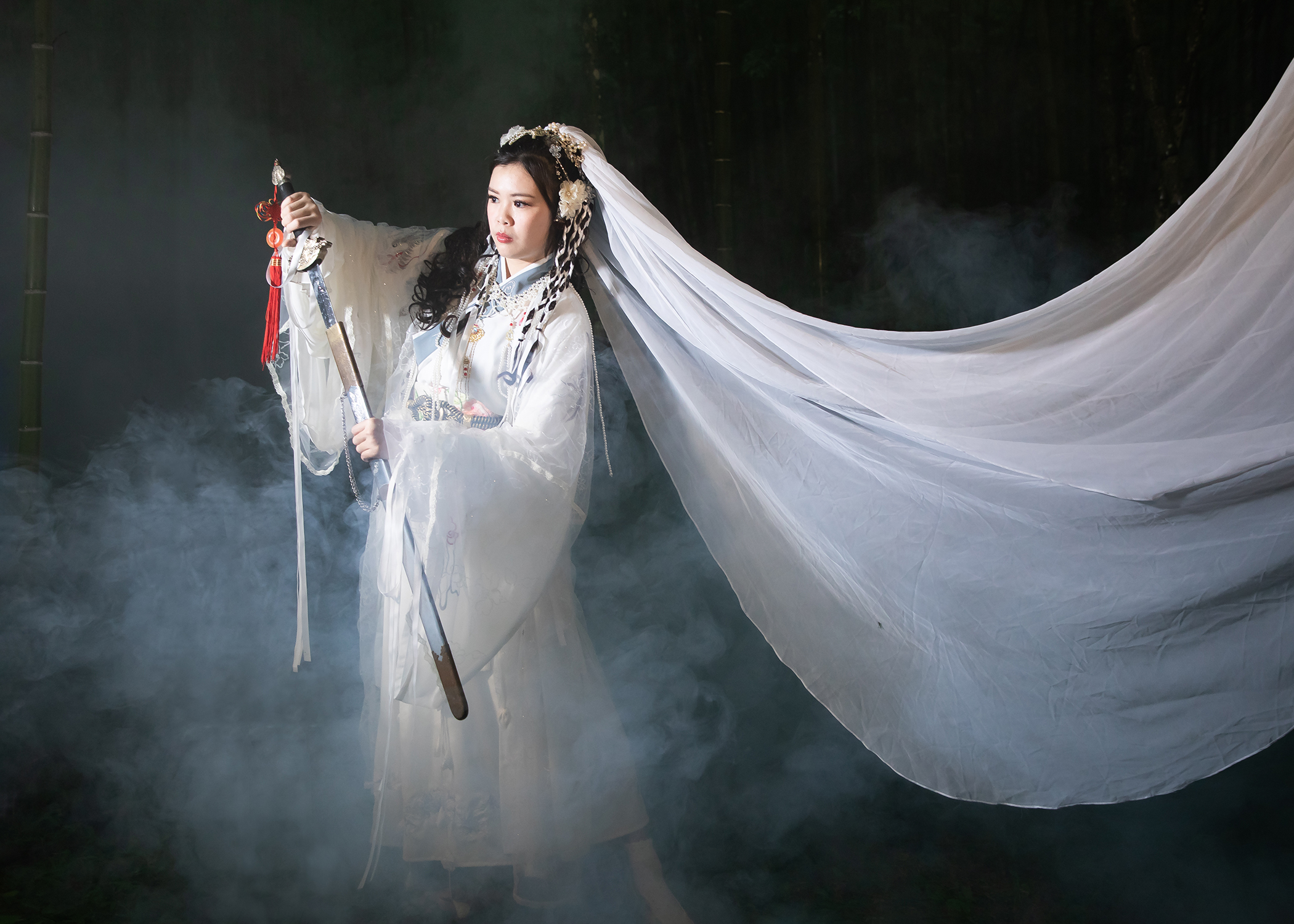 02.銀牌.楊泔泉-白衣俠女