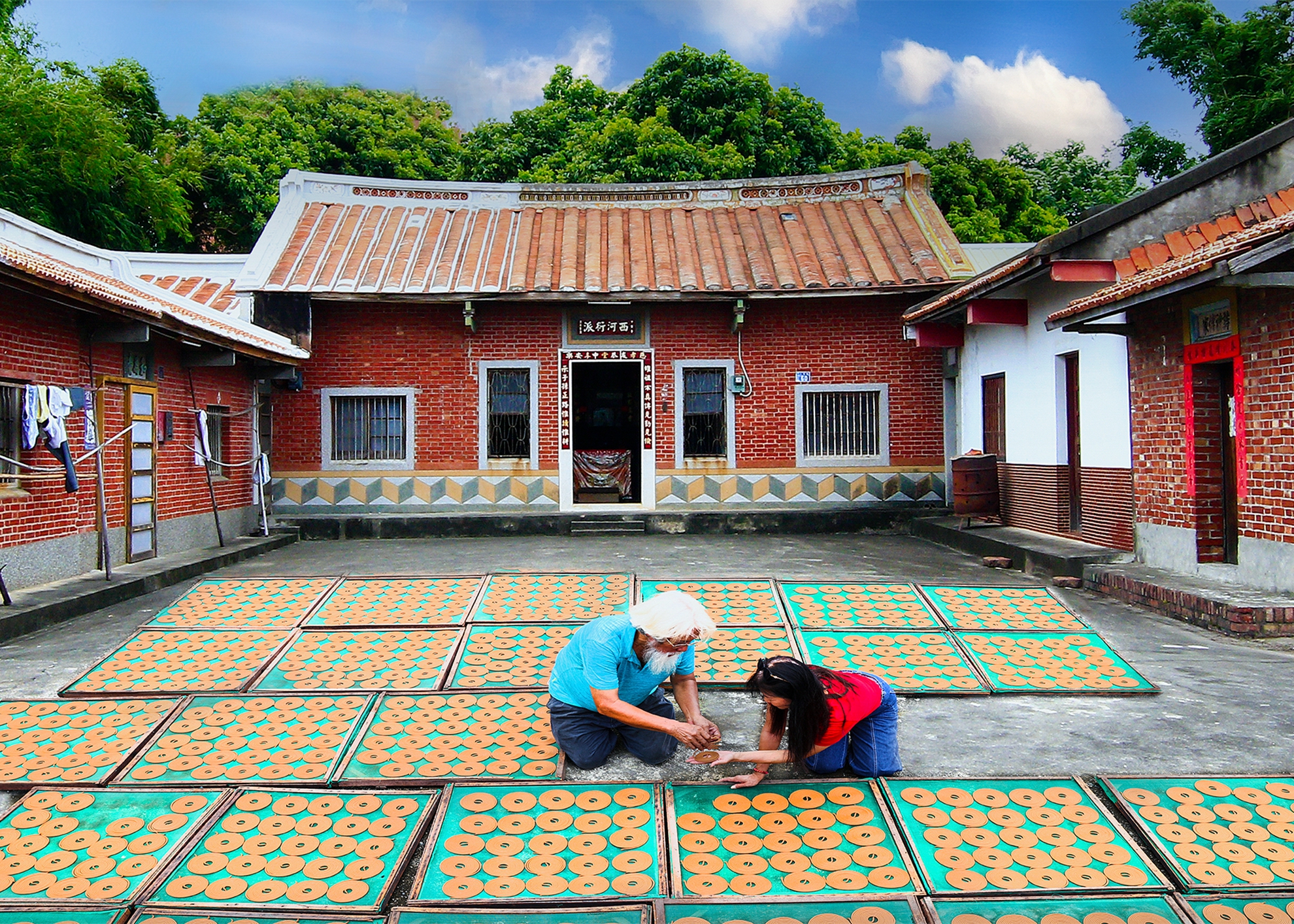 03_銅牌_楊清福_環香曝曬