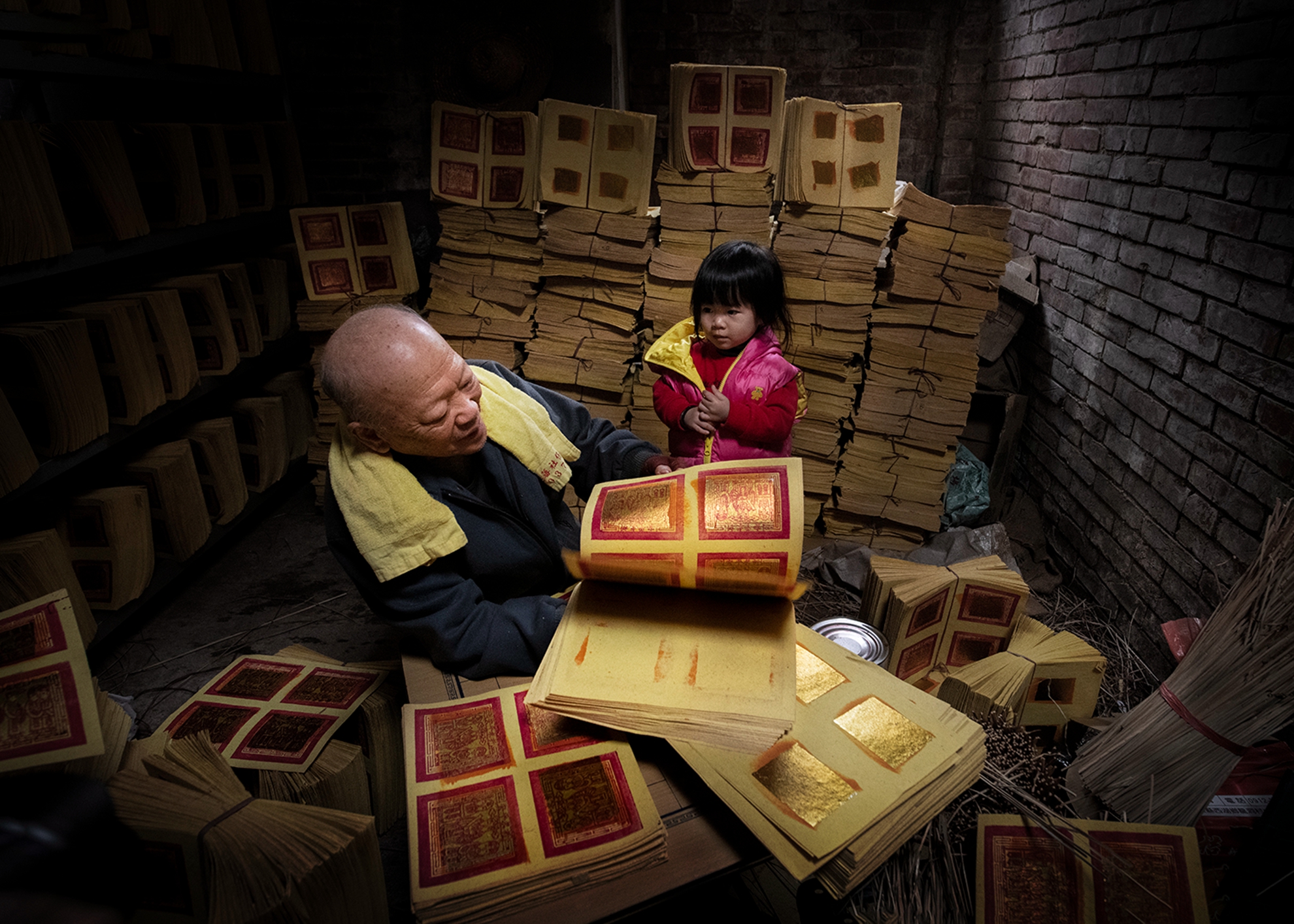 05.入選.金紙祖孫情.洪子芸