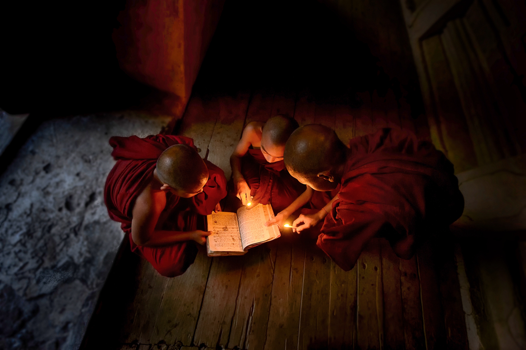 2月入選-吳暘子-夜讀