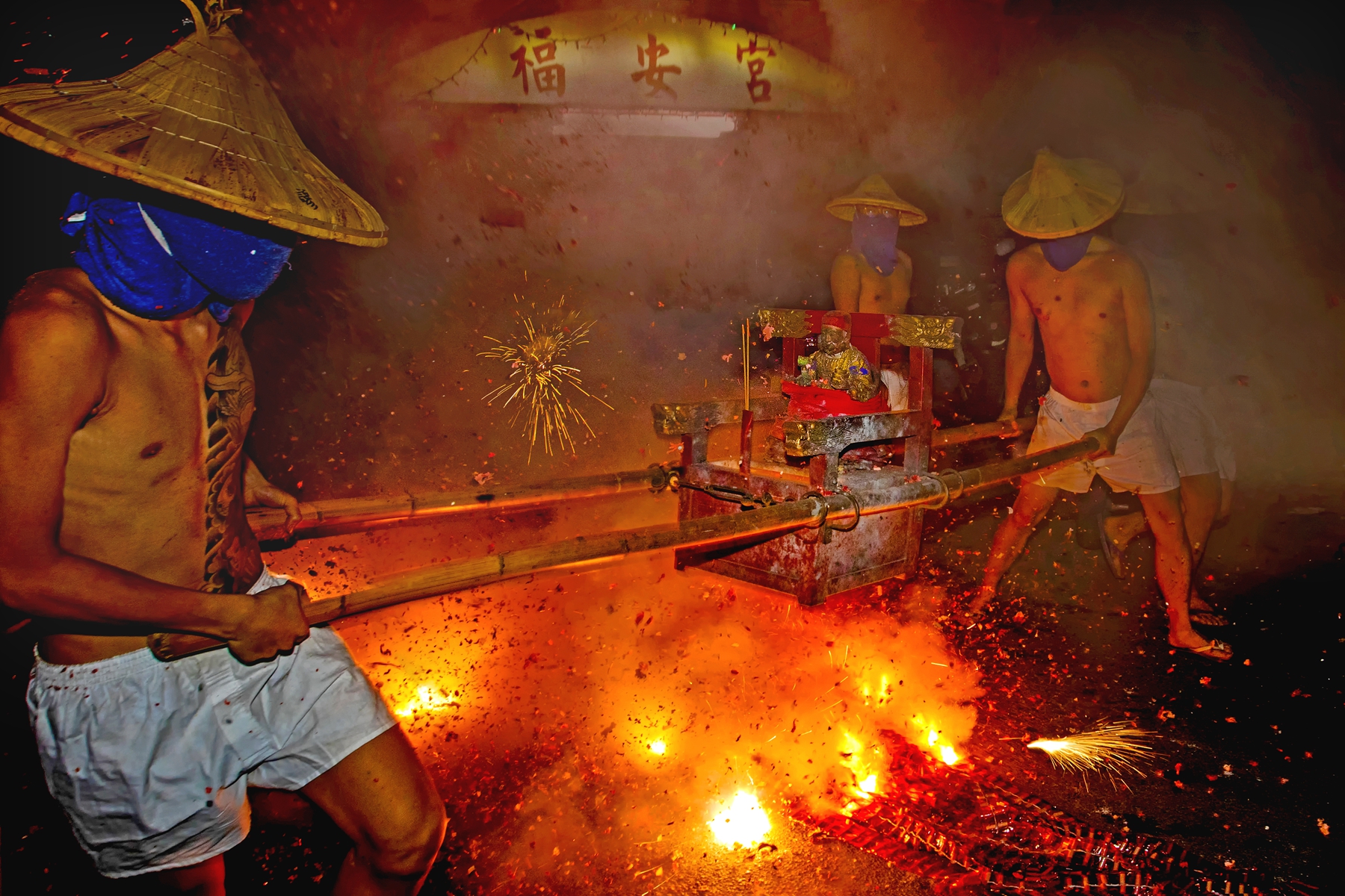 2月入選-殷偉程-夜炸土地公