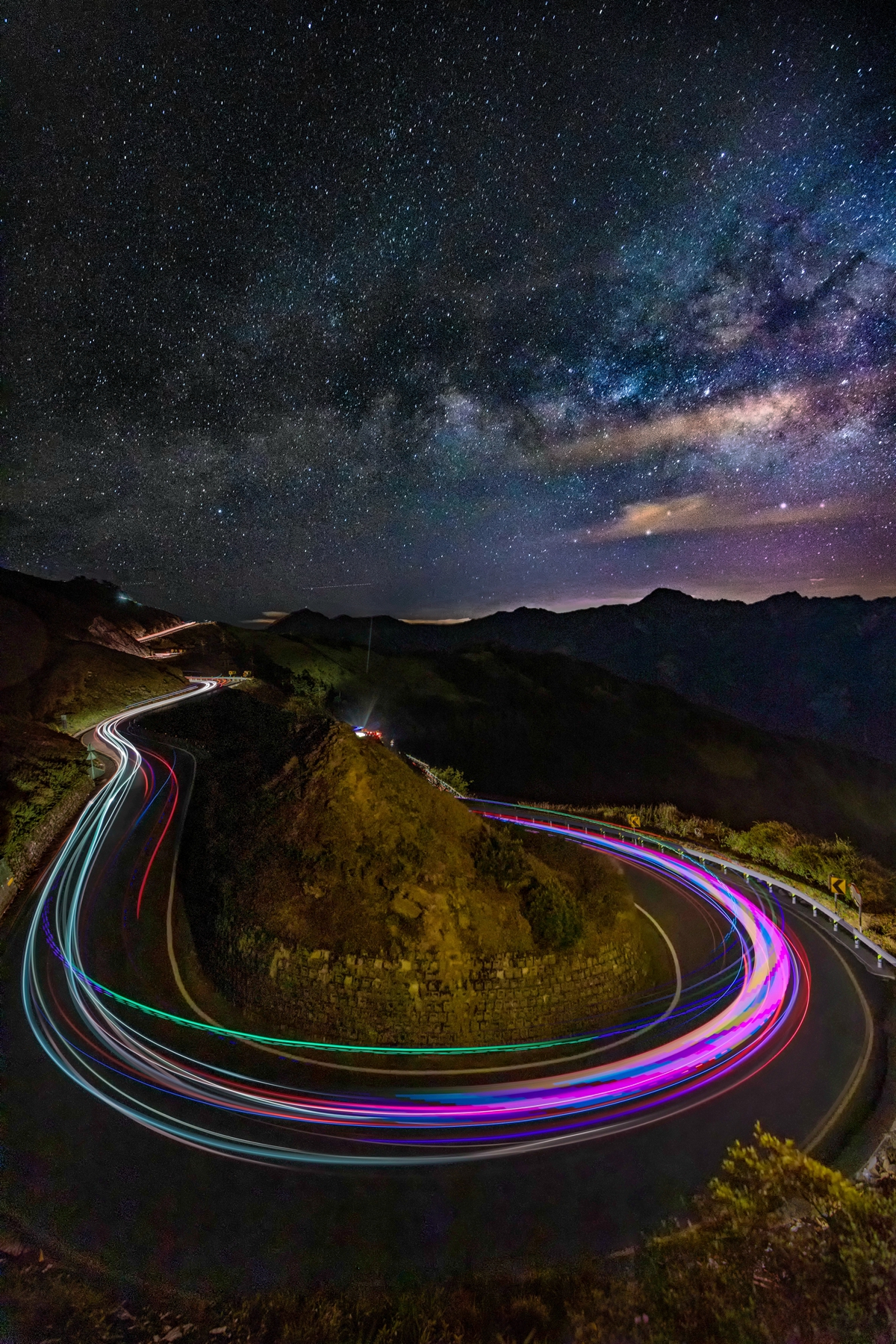 4月入選-邱瑞山-銀河、車軌