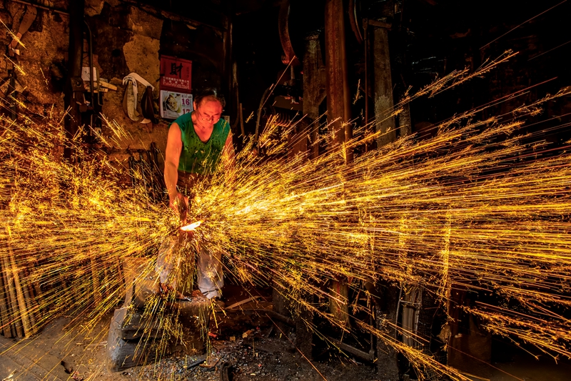 6月佳作-殷偉程-火光四射