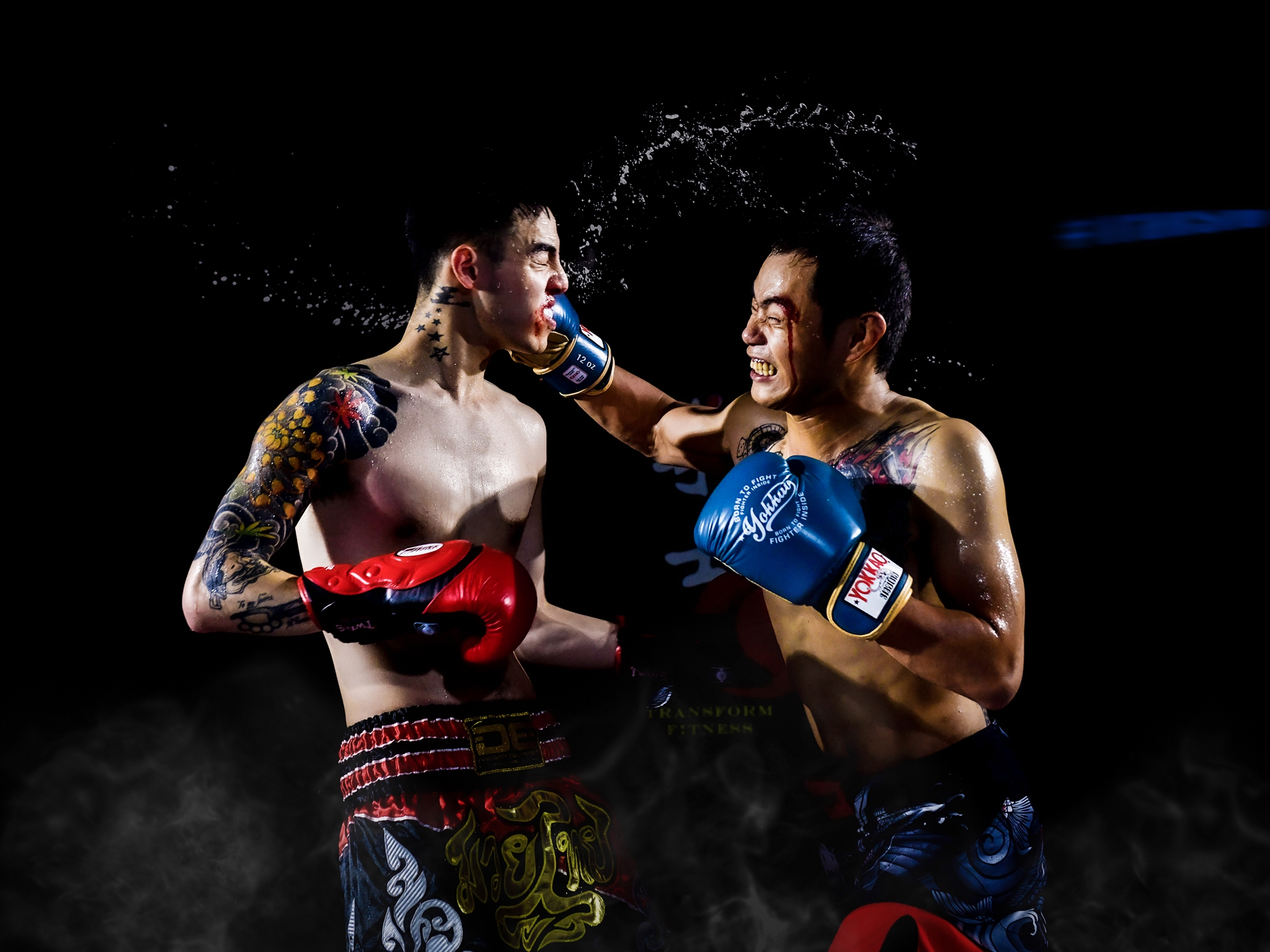 5月-佳作-奮力一擊-吳(糸秀)華