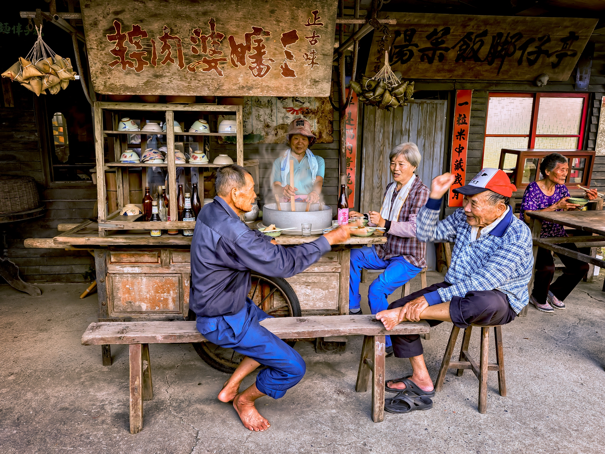 7月-入選-黃清圳-划拳飲酒