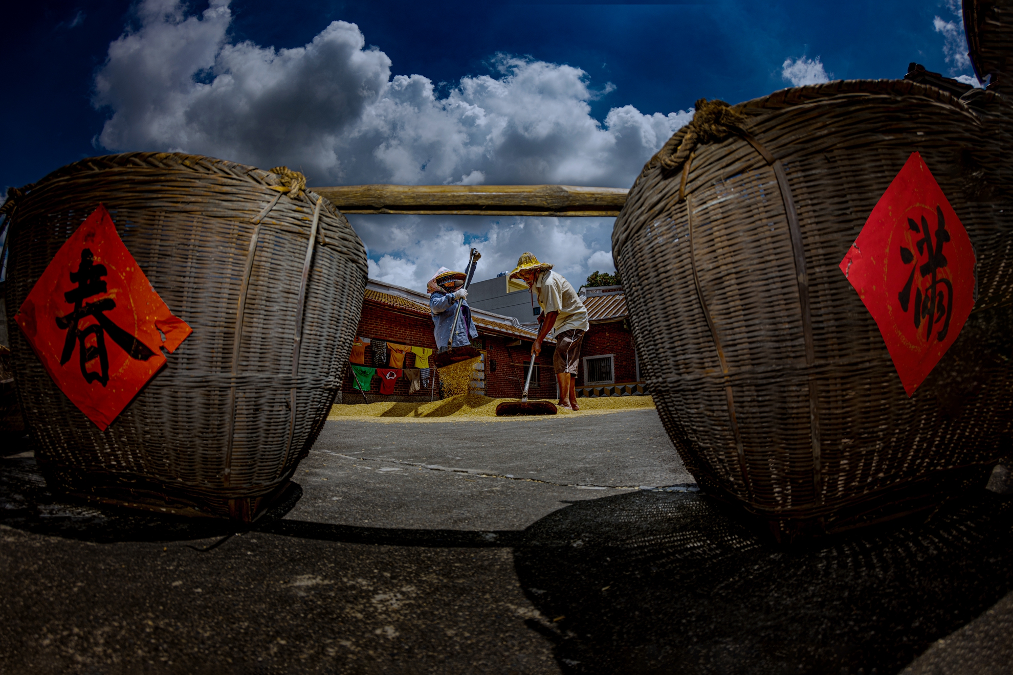 7月-入選-黃清圳-曬稻穀