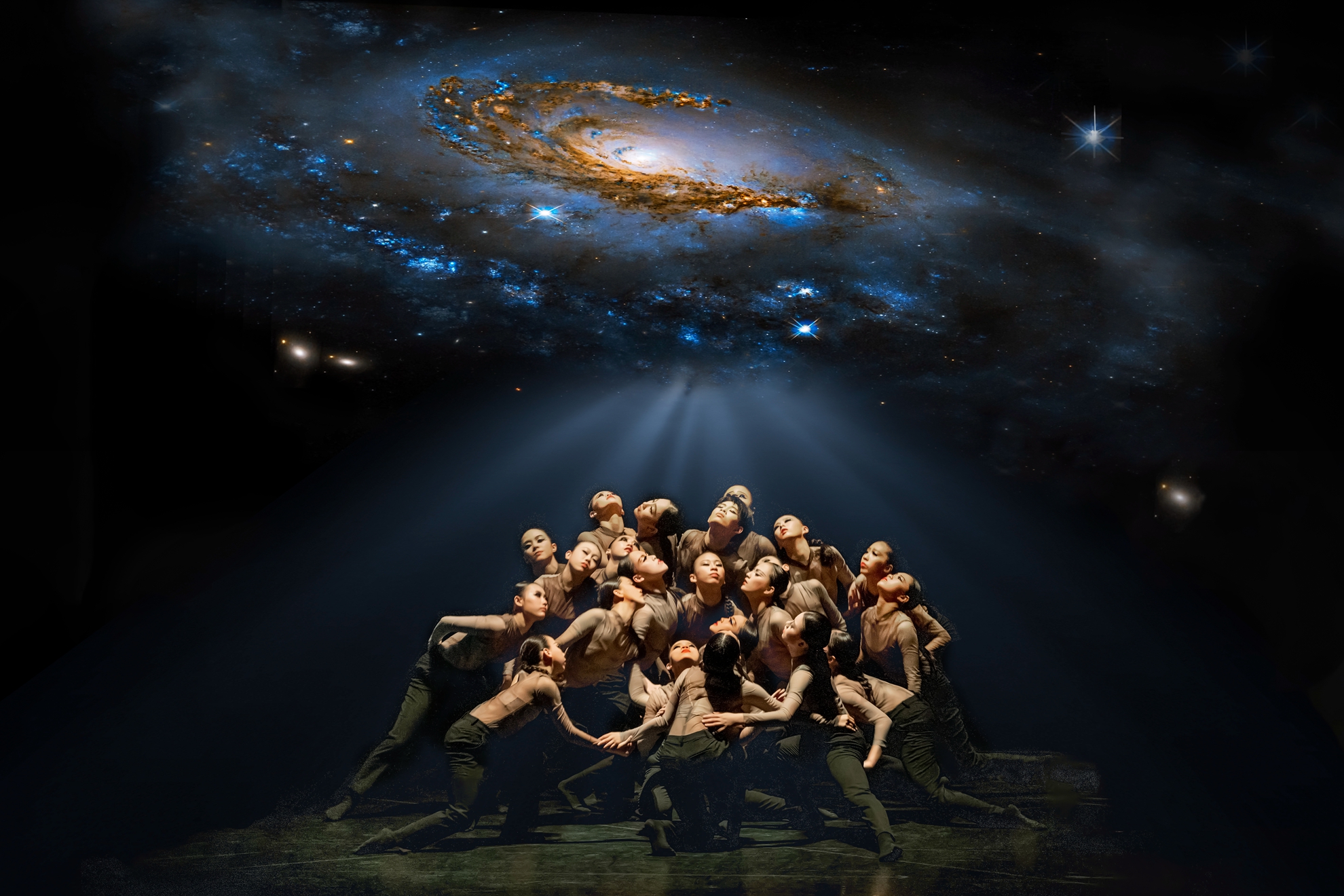 8月-佳作-洪子芸-仰望星雲