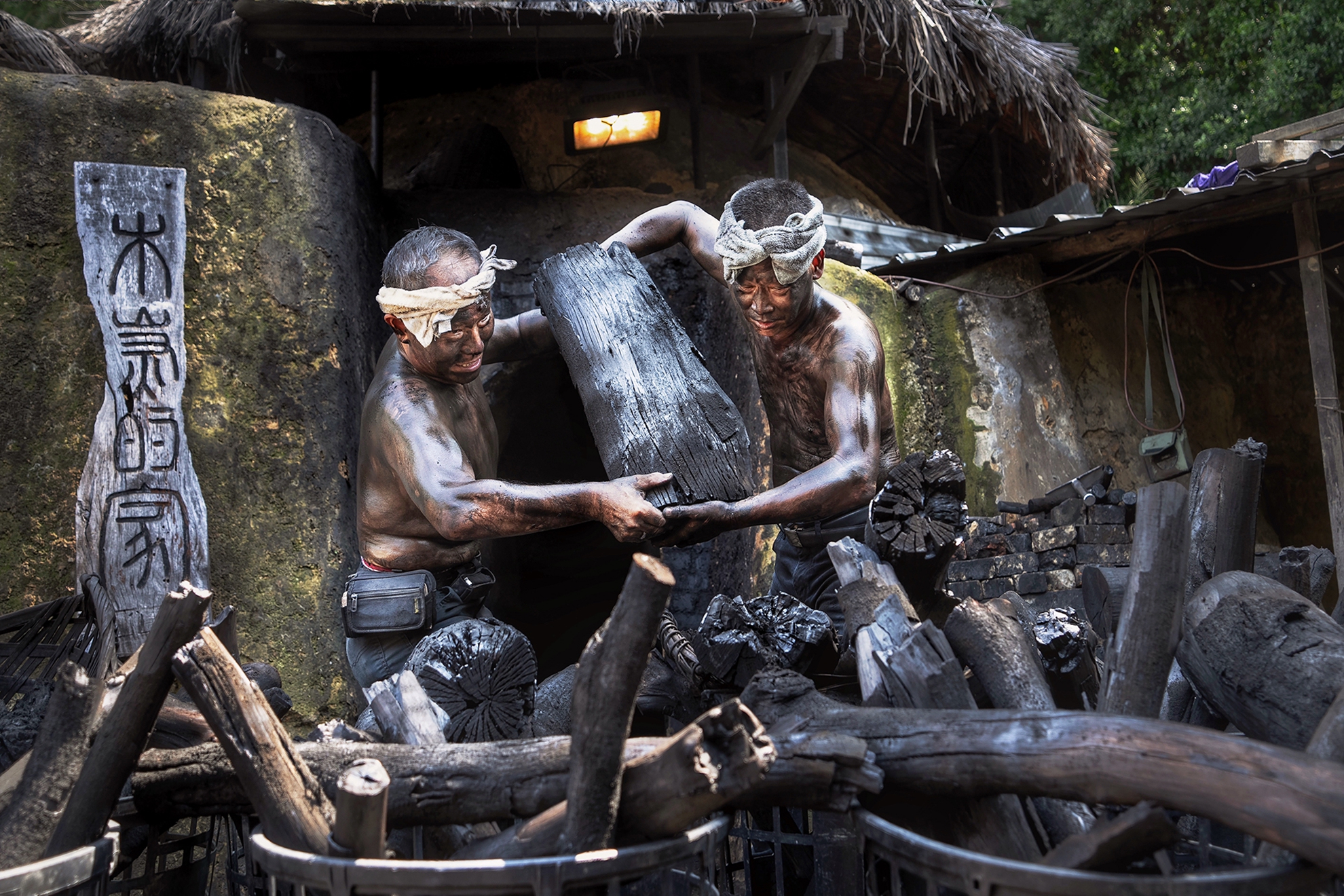 11月-入選-胡菀玲-黑金人生