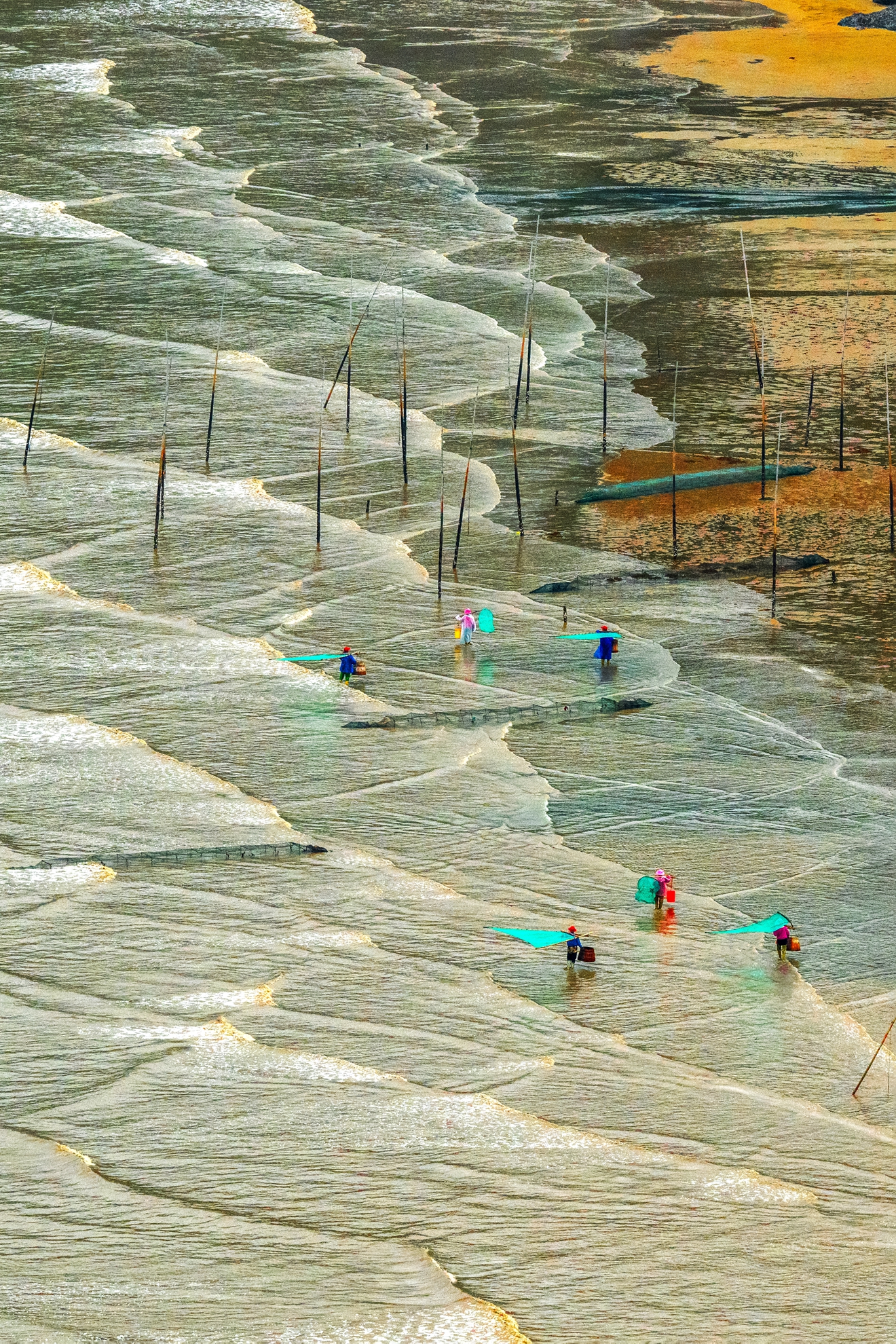 7月-(春)-入選-洪子芸-天光海色