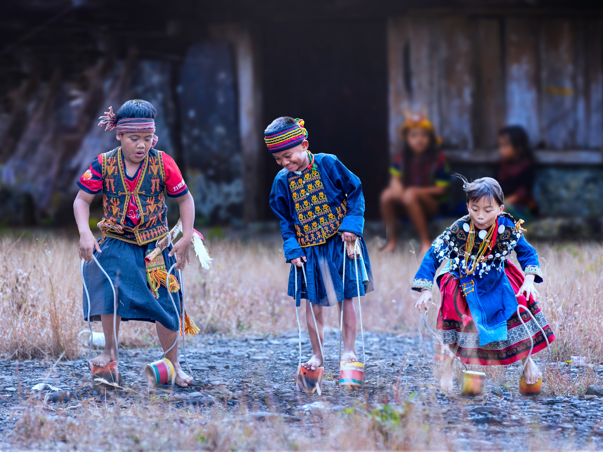 8月-佳作-黃清圳-踩高蹺