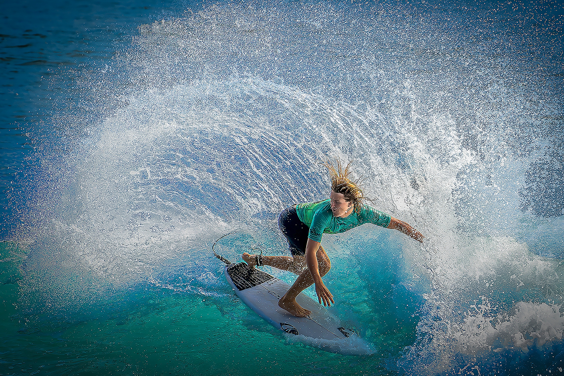 8月-入選-戴志英-衝浪