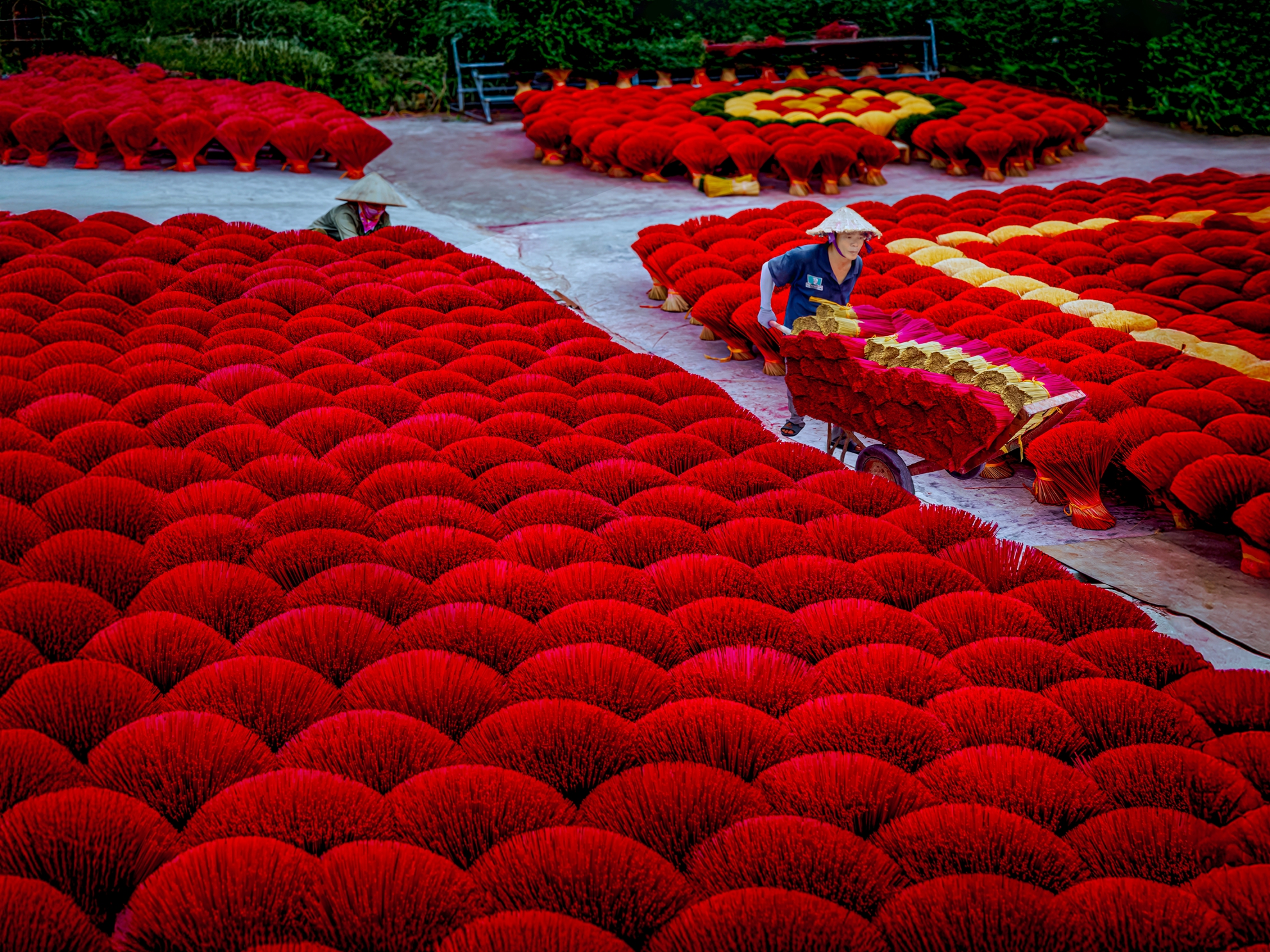 9月-入選-吳(糸秀)華-紅塵香韻