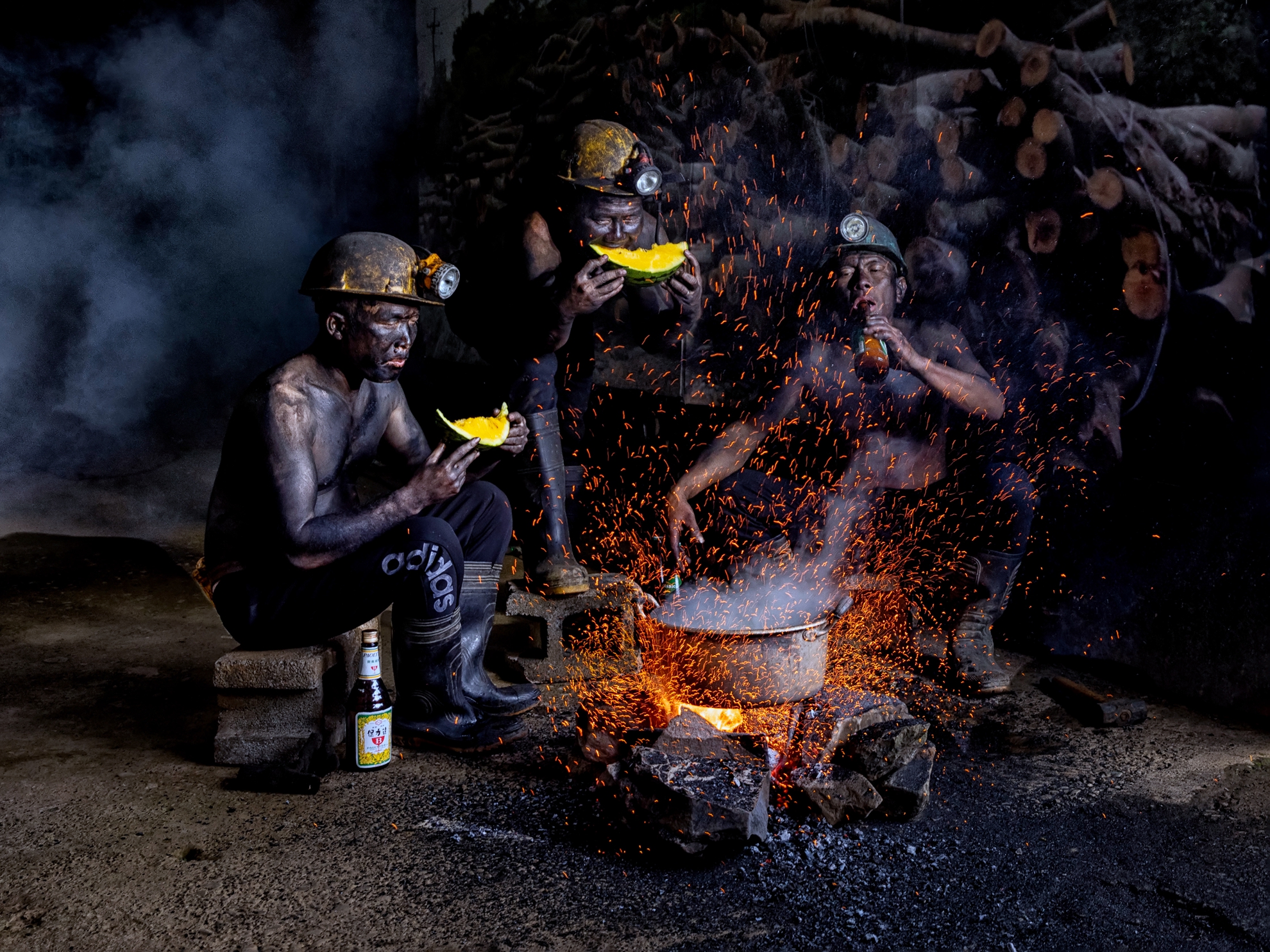 10月-入選-黃清圳-炭工生活