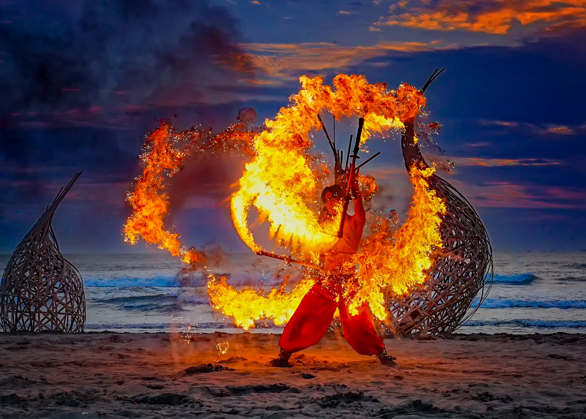 12月-(秋)-入選-張坤柏-落日火舞者